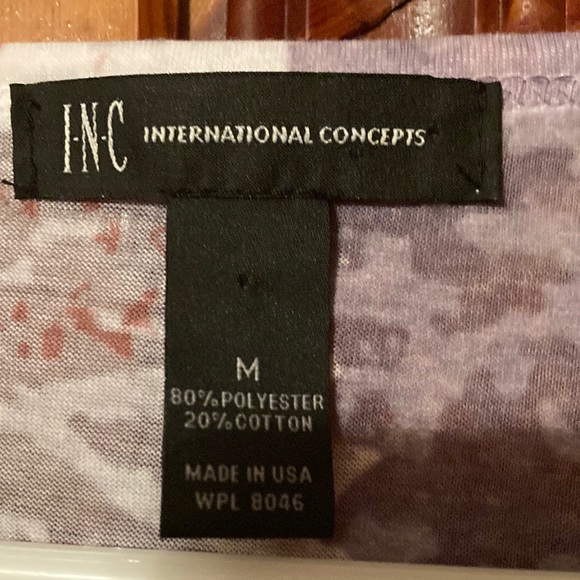 Size says medium but fits like a small INC Concepts short sleeve USA flag shirt - Picture 4 of 6